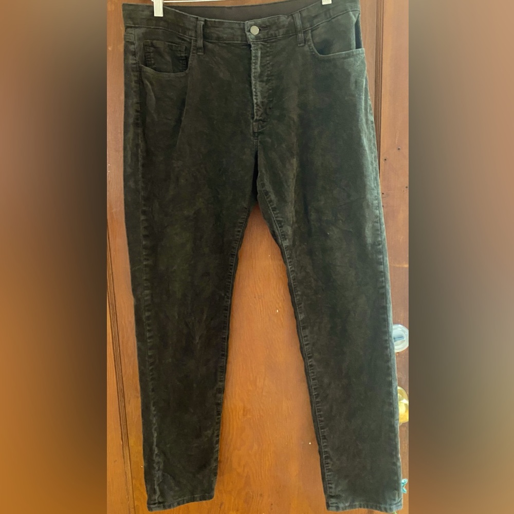 Uniqlo men’s corduroy pants